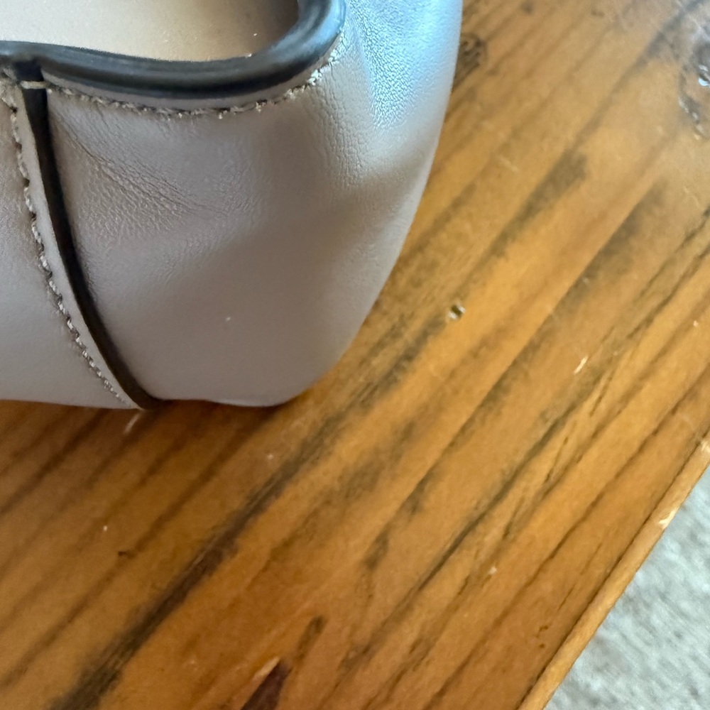 Stella McCartney Beige Shoulder Bag with Black Strap - Picture 4 of 14